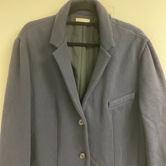 Classic Blazer In Navy - Picture 4 of 5